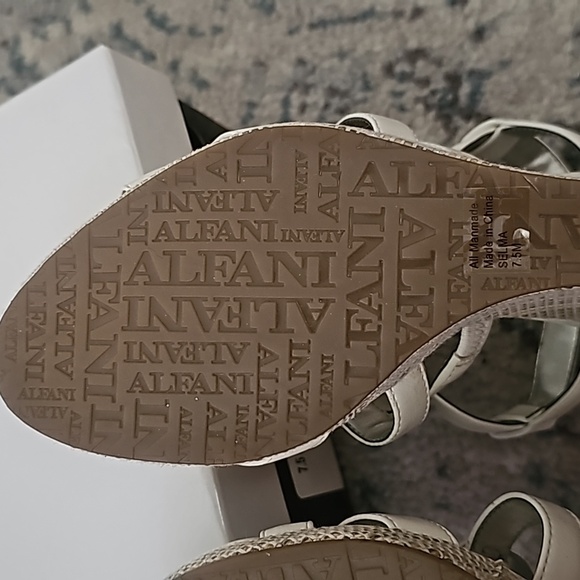 Alfani Strappy Sandals, NIB, Size 7.5M, - Picture 7 of 7